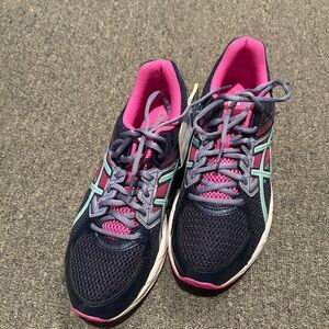 Brand new ASICS women’s sneakers size 10 wide width